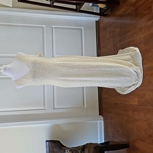 NEW David's Bridal Galina Sleeve Ivory Sequin Pearl Bead Long Dress Gown Size 10